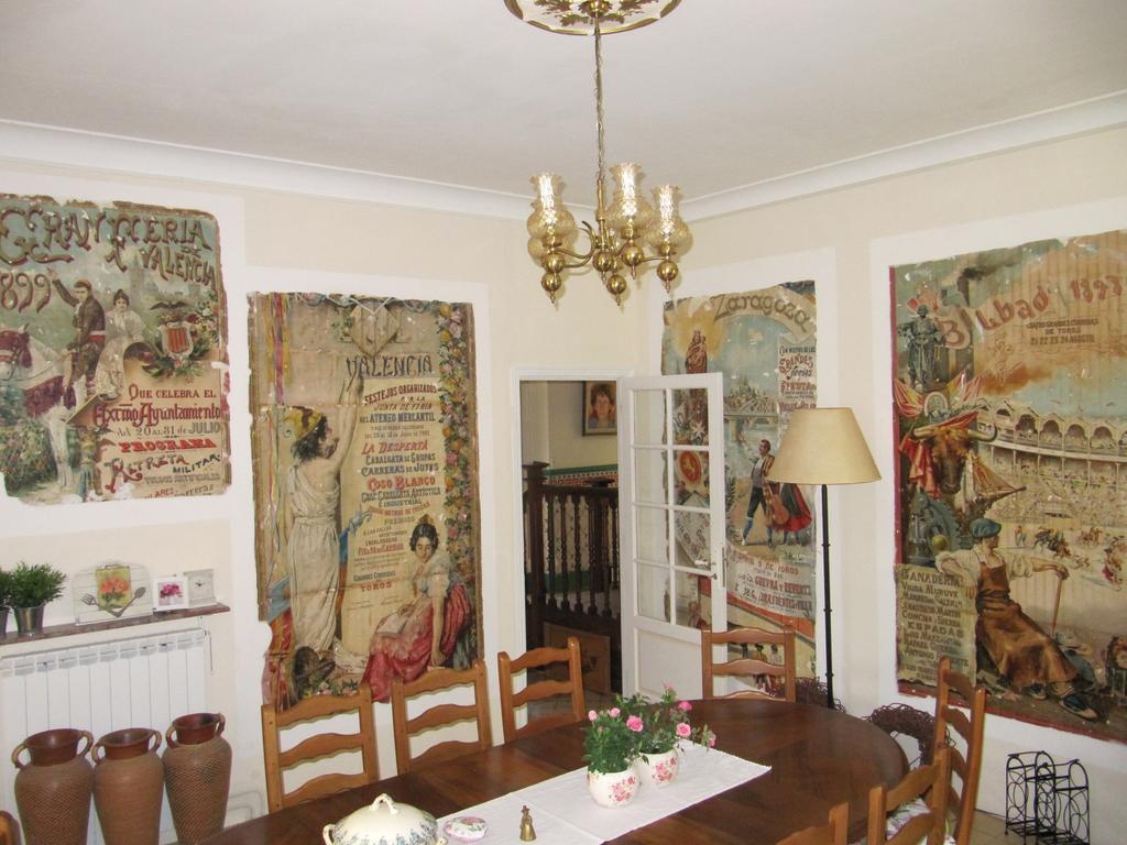 Bed and Breakfast Domaine La Rose Caylus Екстер'єр фото